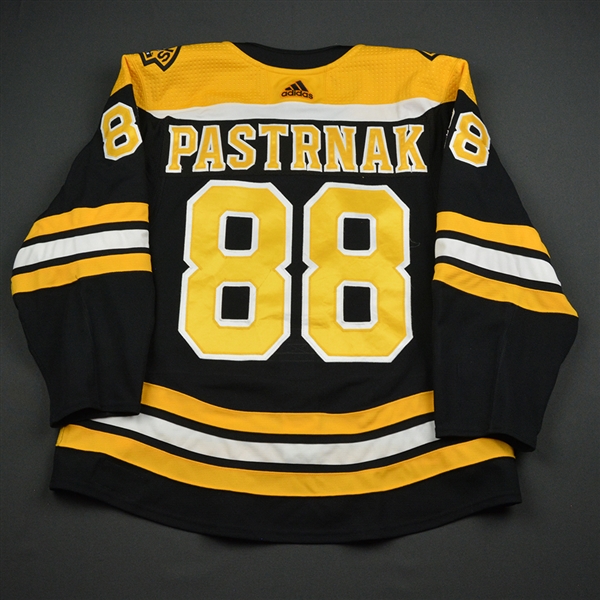David Pastrnak - Boston Bruins - 2018 Willie ORee 60th Anny. Patch Game-Worn Jersey 