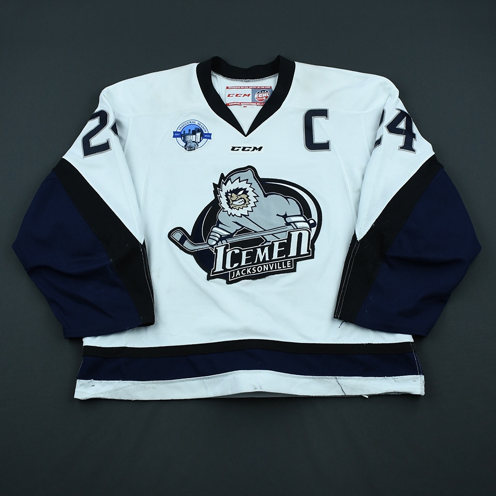 Jacksonville Icemen show off 'Pub Sub' jerseys at recent game