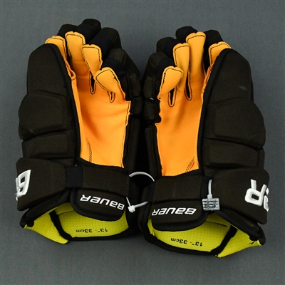 David Pastrnak - 2019 Winter Classic Game-Worn Gloves