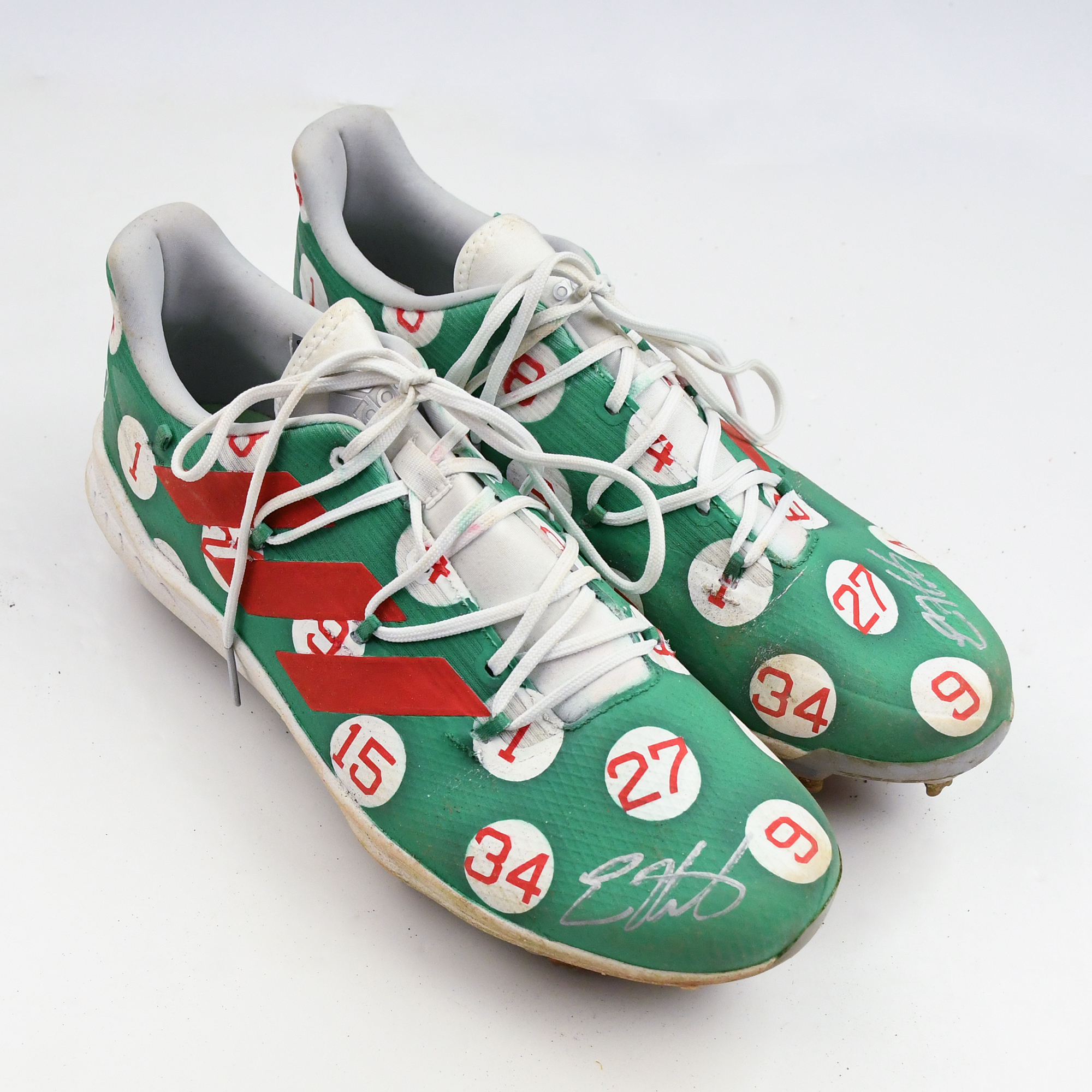 HOW TO: CUSTOM CLEATS, LV SUPREME BAPE